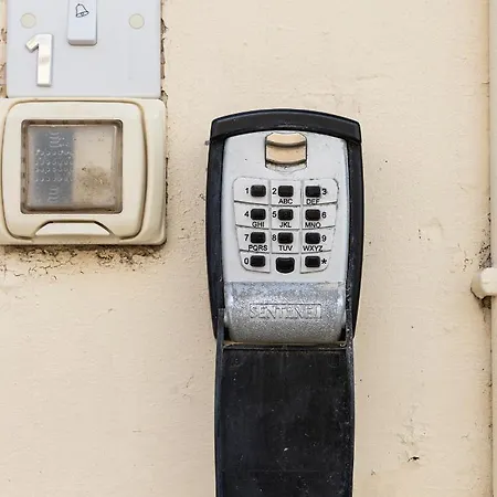 Seaside Flat With Scenic Country Views