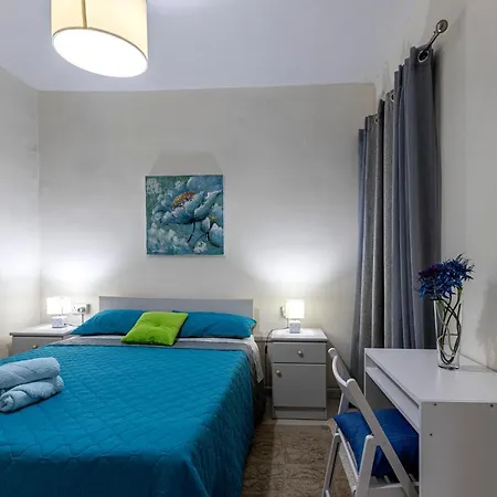 Seaside Flat With Scenic Country Views