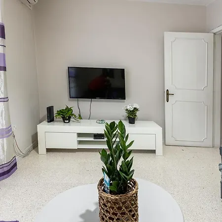 Διαμέρισμα Seaside Flat With Scenic Country Views *