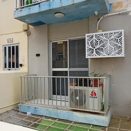 Seaside Flat With Scenic Country Views Mellieħa