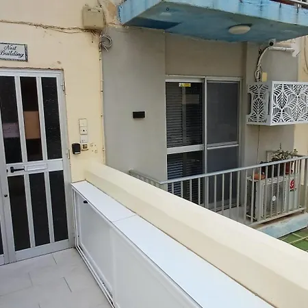 Seaside Flat With Scenic Country Views