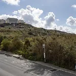 Seaside Flat With Scenic Country Views Daire *