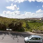 Seaside Flat With Scenic Country Views