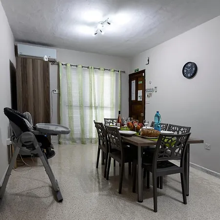 Daire Seaside Flat With Scenic Country Views Mellieħa