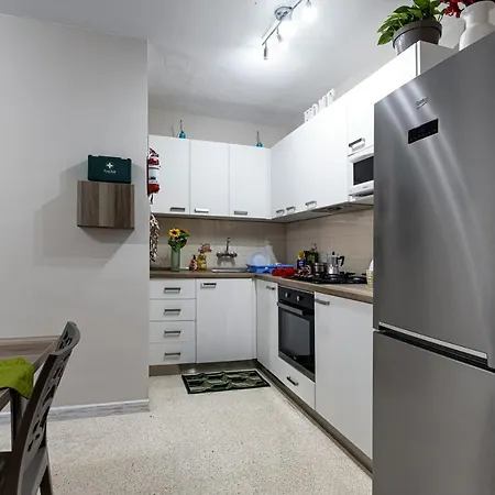 Seaside Flat With Scenic Country Views