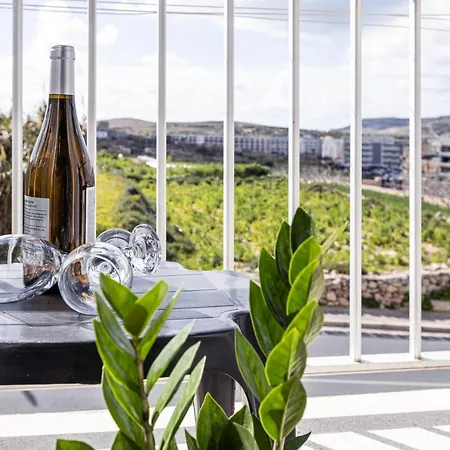 Seaside Flat With Scenic Country Views Lejlighed Mellieħa
