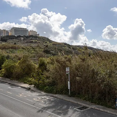 Seaside Flat With Scenic Country Views Apartment *
