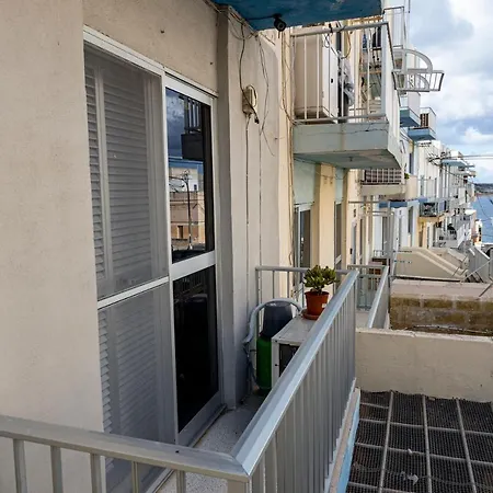 Seaside Flat With Scenic Country Views Mellieħa