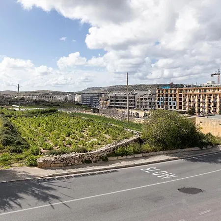 Apartment Seaside Flat With Scenic Country Views