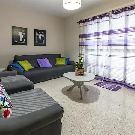 Seaside Flat With Scenic Country Views Apartment *