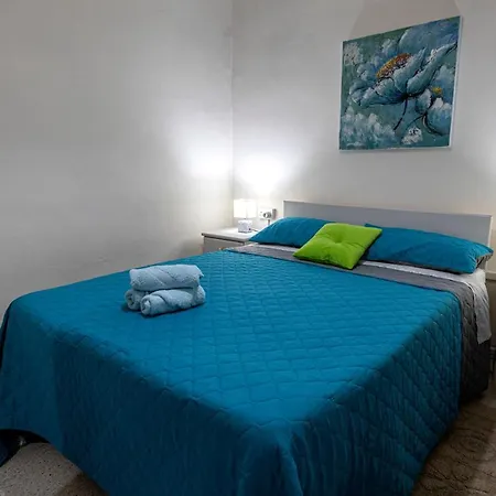 Apartment Seaside Flat With Scenic Country Views *