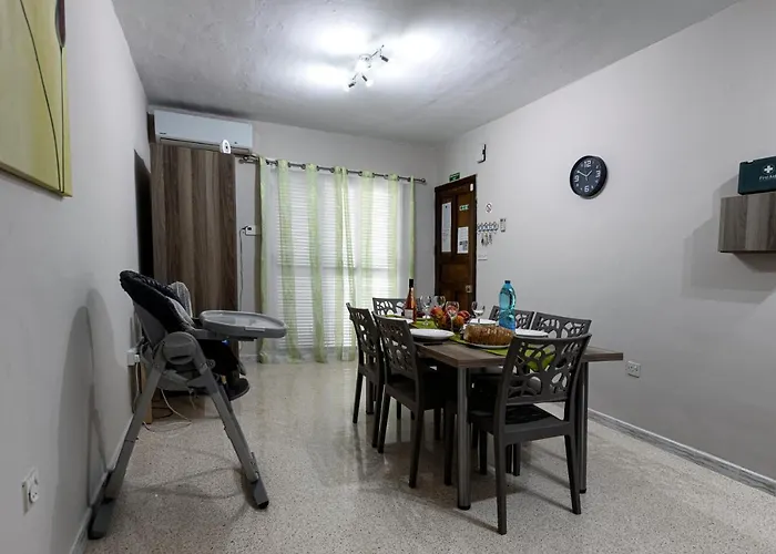 아파트 Seaside Flat With Scenic Country Views 멜리에하