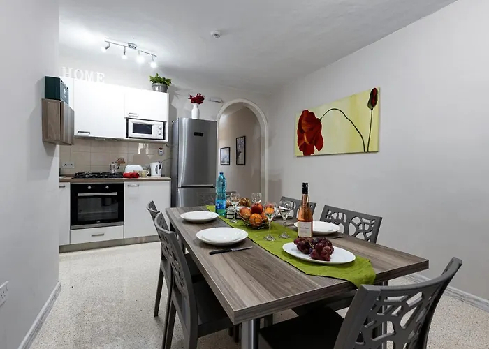 Seaside Flat With Scenic Country Views 아파트 멜리에하