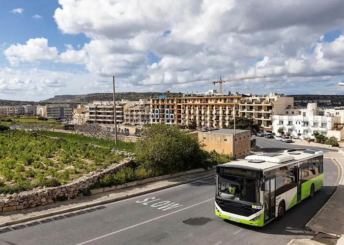 Seaside Flat With Scenic Country Views *