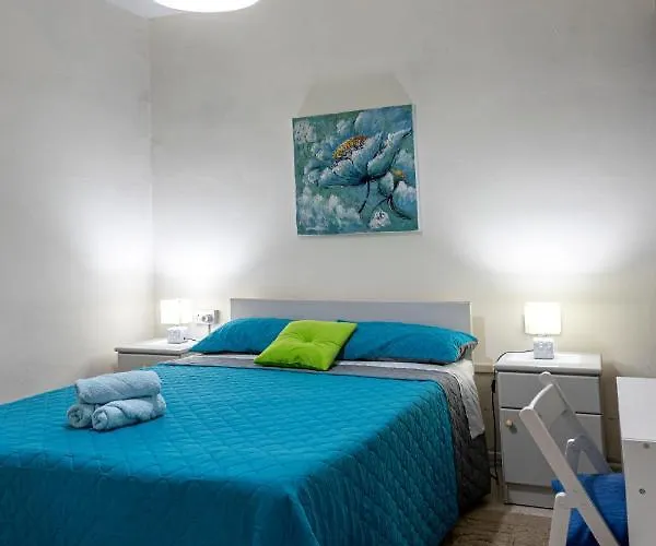 Seaside Flat With Scenic Country Views * 멜리에하