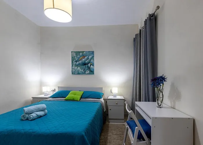 Seaside Flat With Scenic Country Views