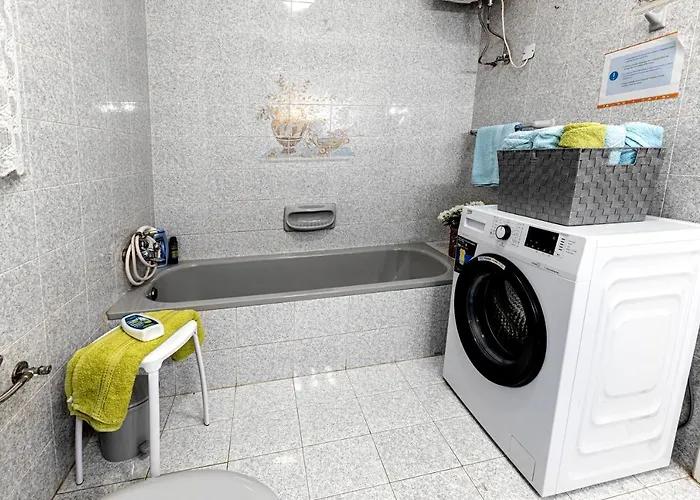 Seaside Flat With Scenic Country Views