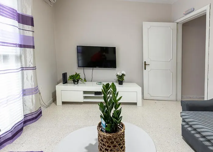 아파트 Seaside Flat With Scenic Country Views *