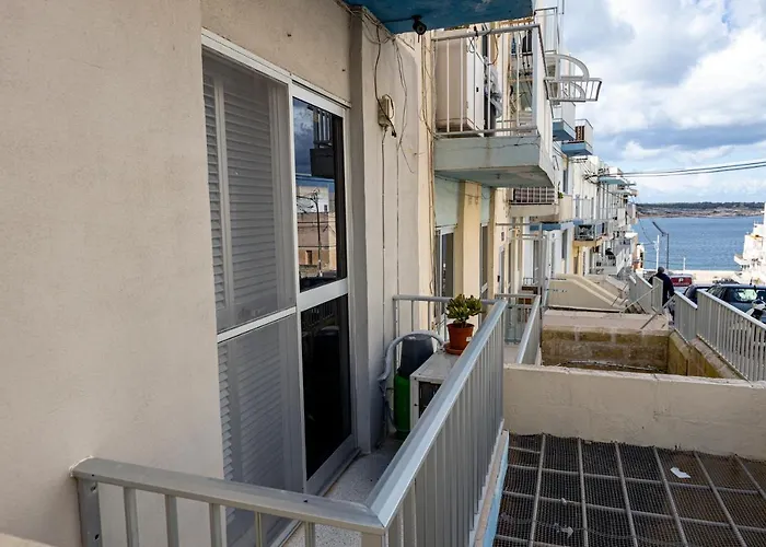 Seaside Flat With Scenic Country Views 멜리에하