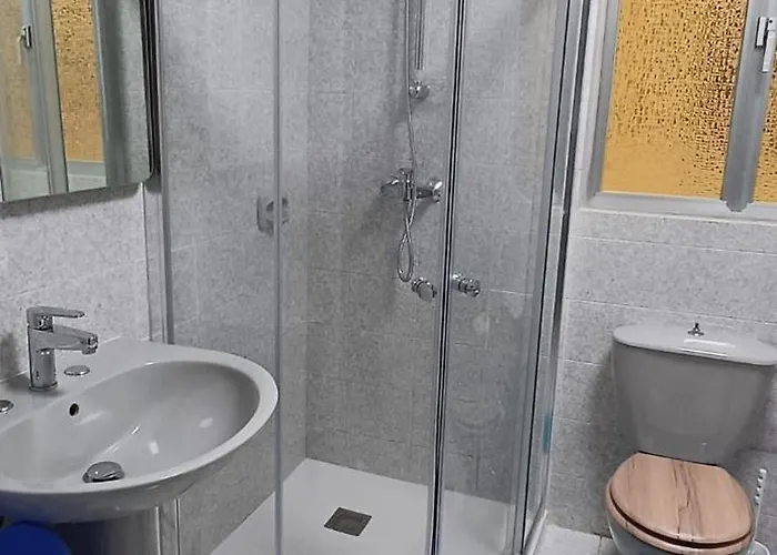 Seaside Flat With Scenic Country Views 아파트 *